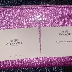 Coach coin purse (metallic purple)